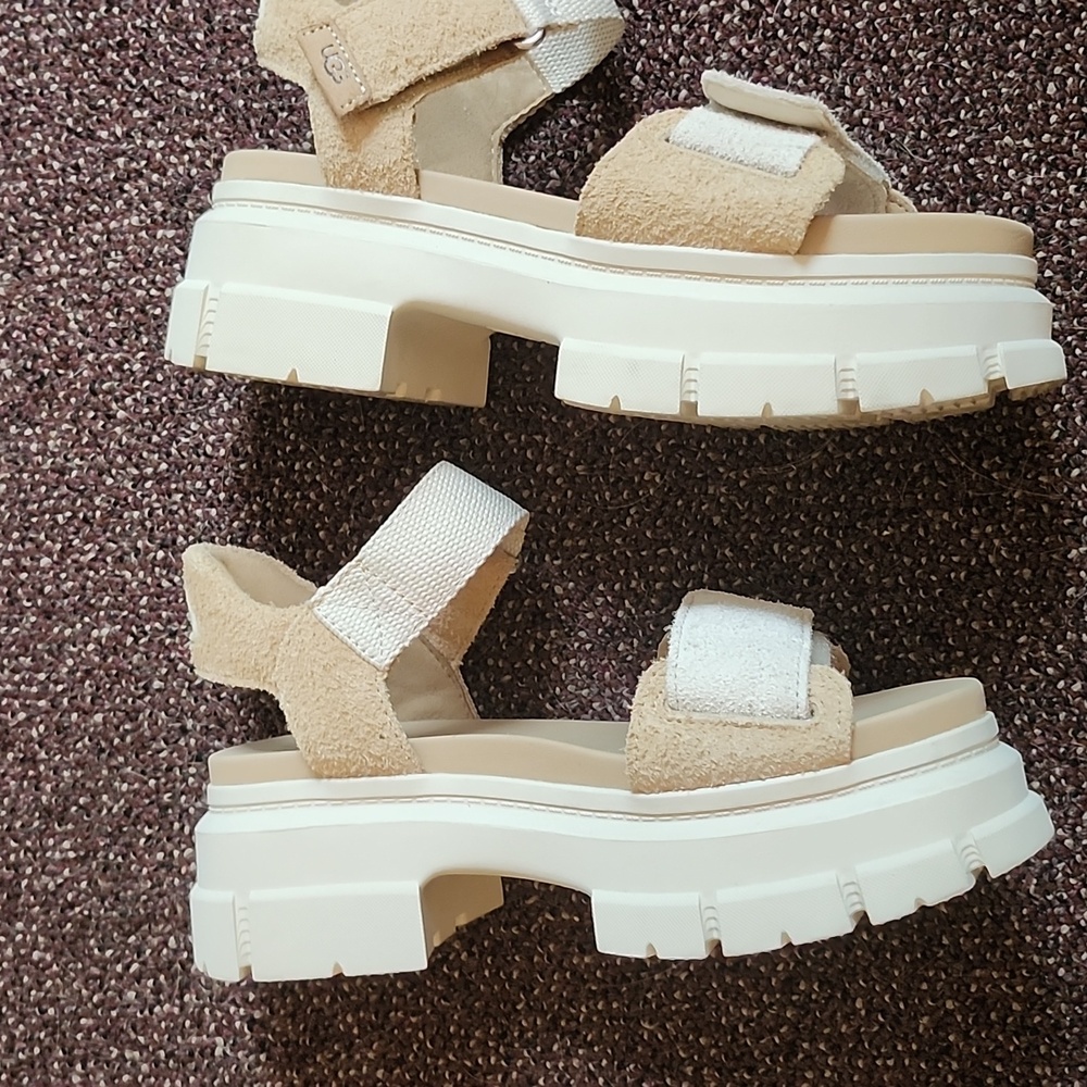 UGG White and Tan Sandals with Padded Straps - Picture 6 of 11